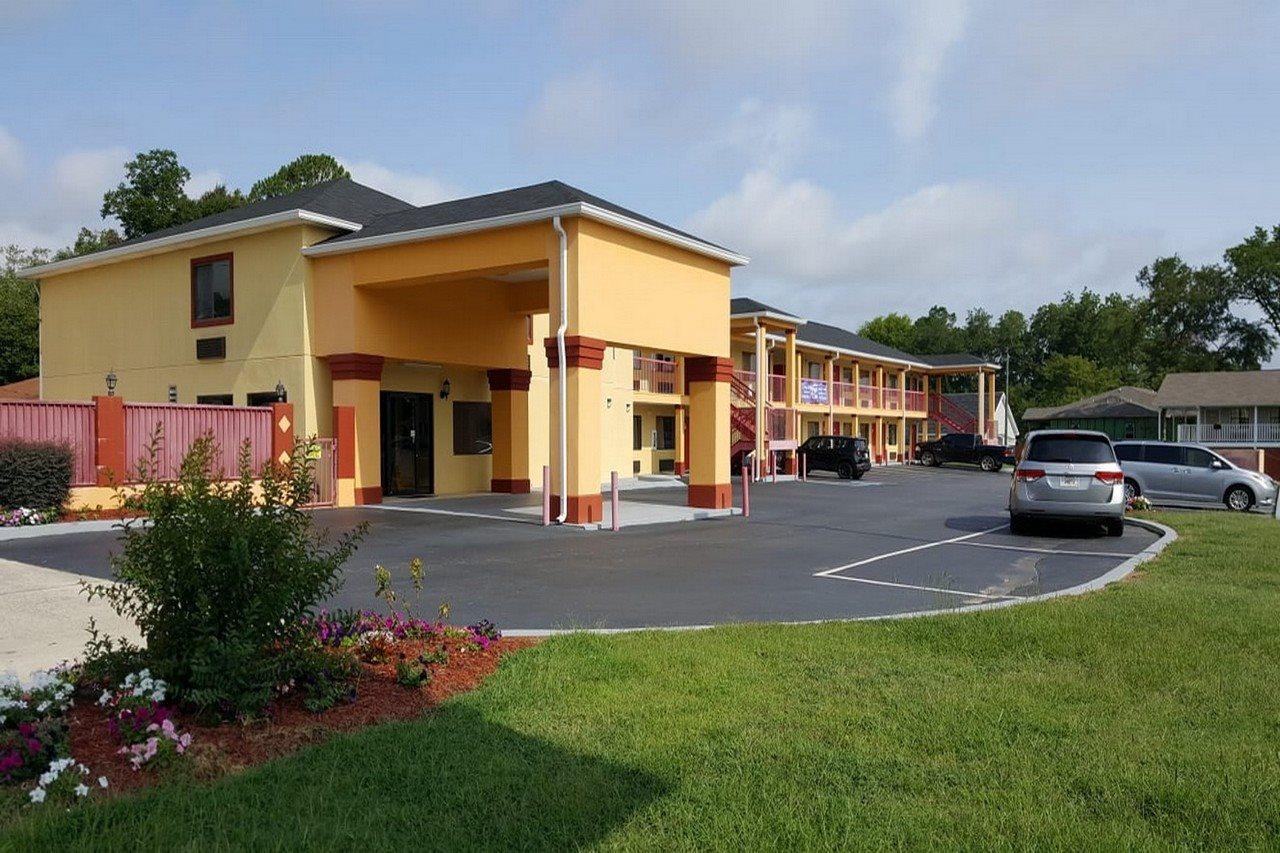 Hawkinsville Budget Inn & Suites מראה חיצוני תמונה