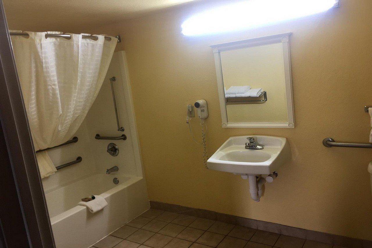 Hawkinsville Budget Inn & Suites מראה חיצוני תמונה