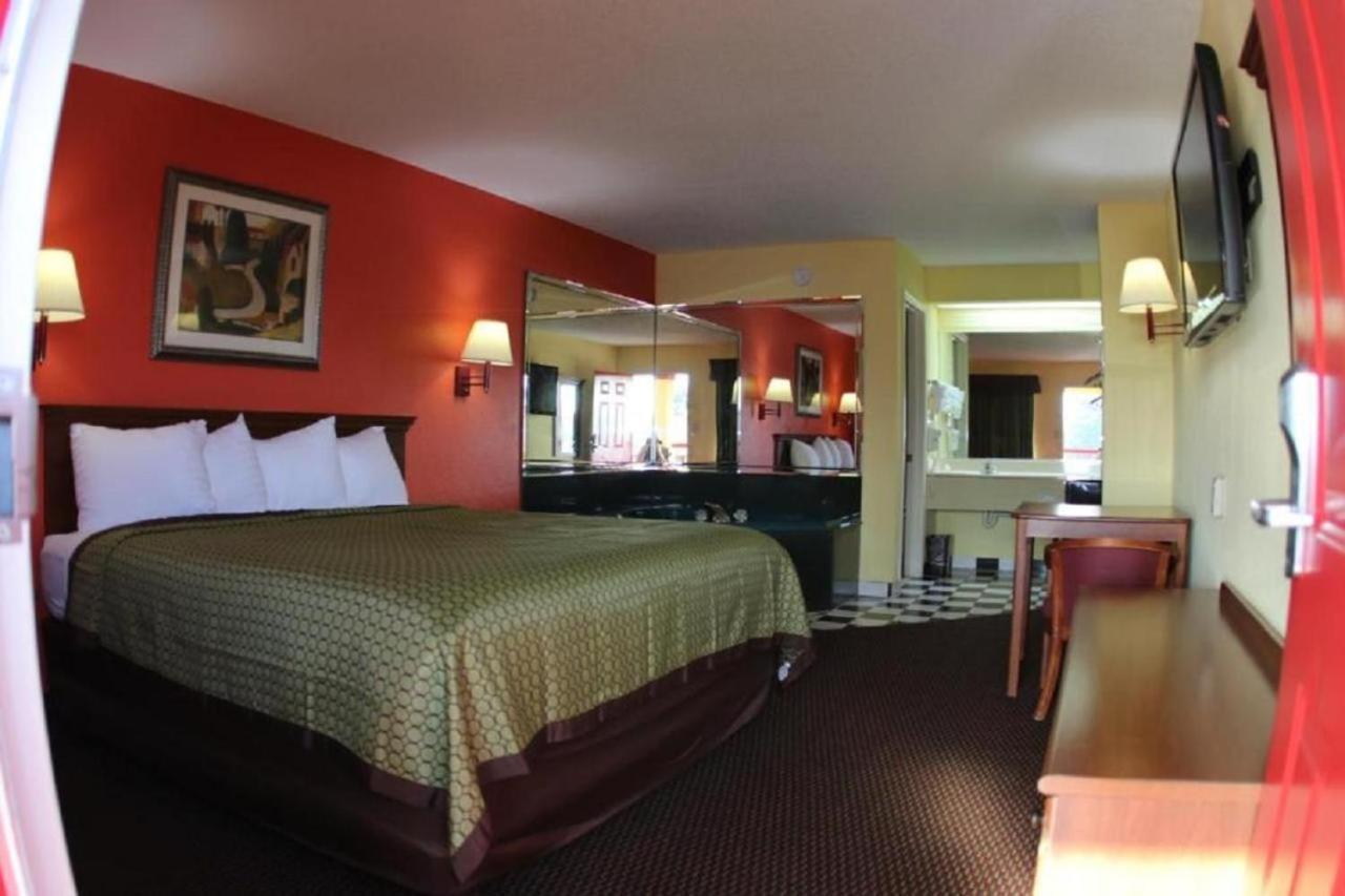Hawkinsville Budget Inn & Suites מראה חיצוני תמונה