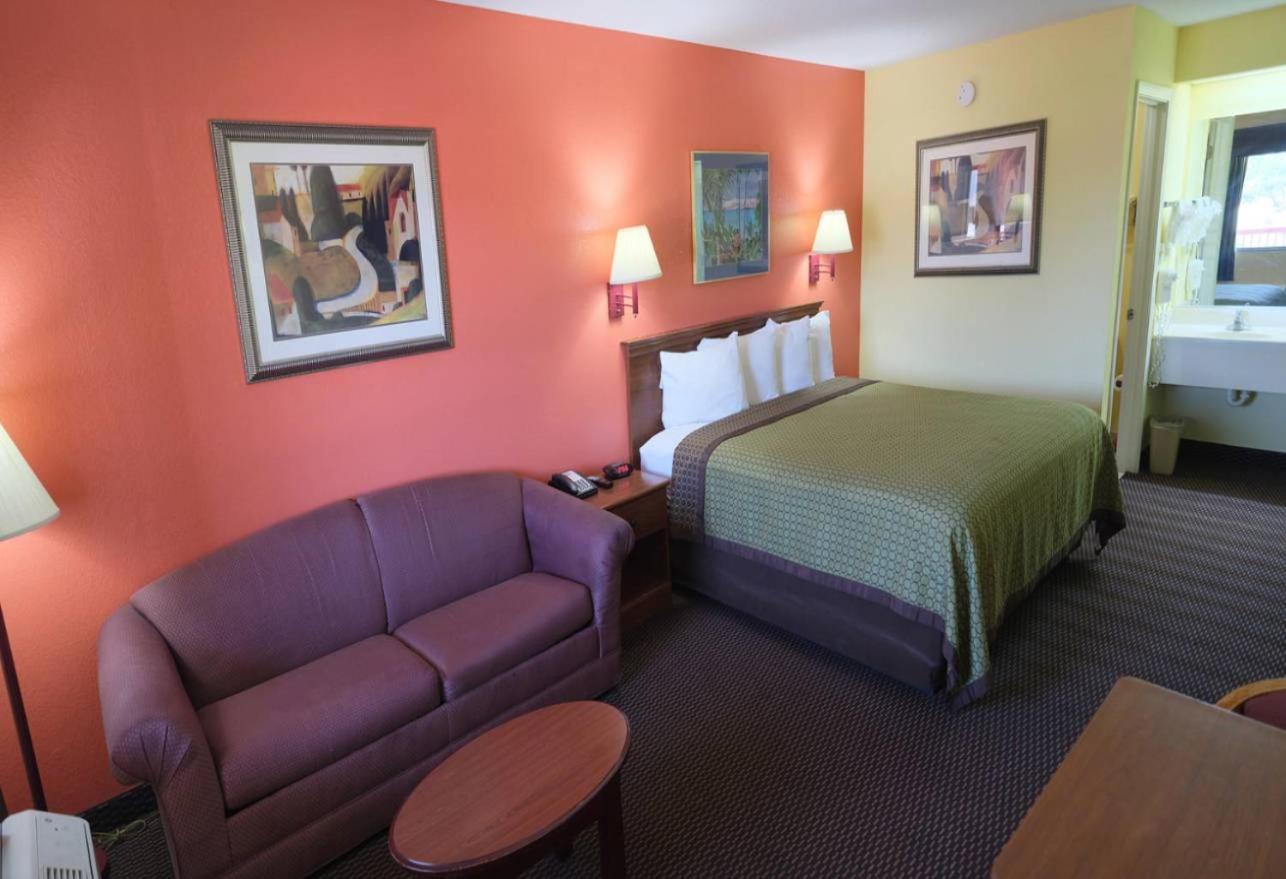 Hawkinsville Budget Inn & Suites מראה חיצוני תמונה